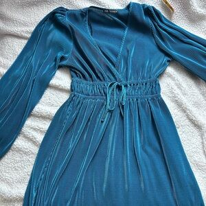 Very classy and sexy ocean color dress🥰🥰🥰 from Zara in excellent condition